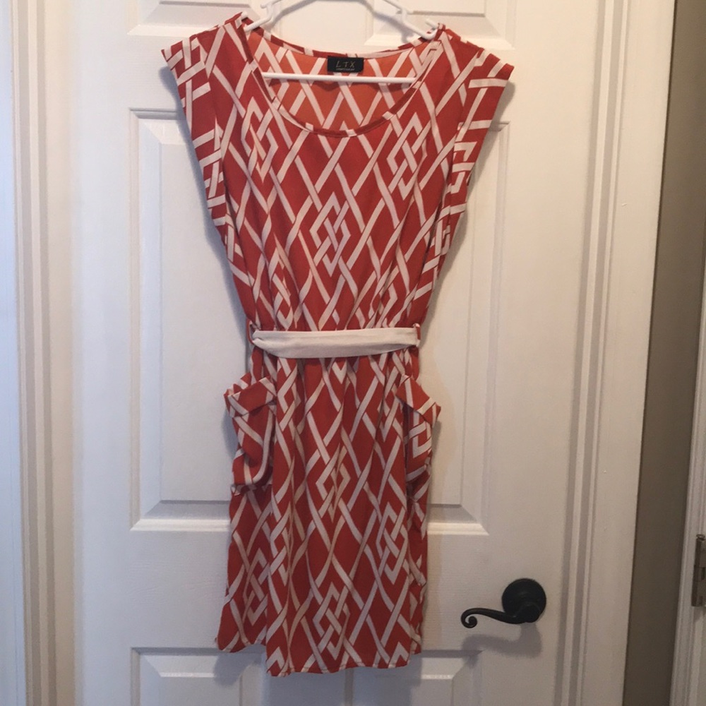 Adorable dress!